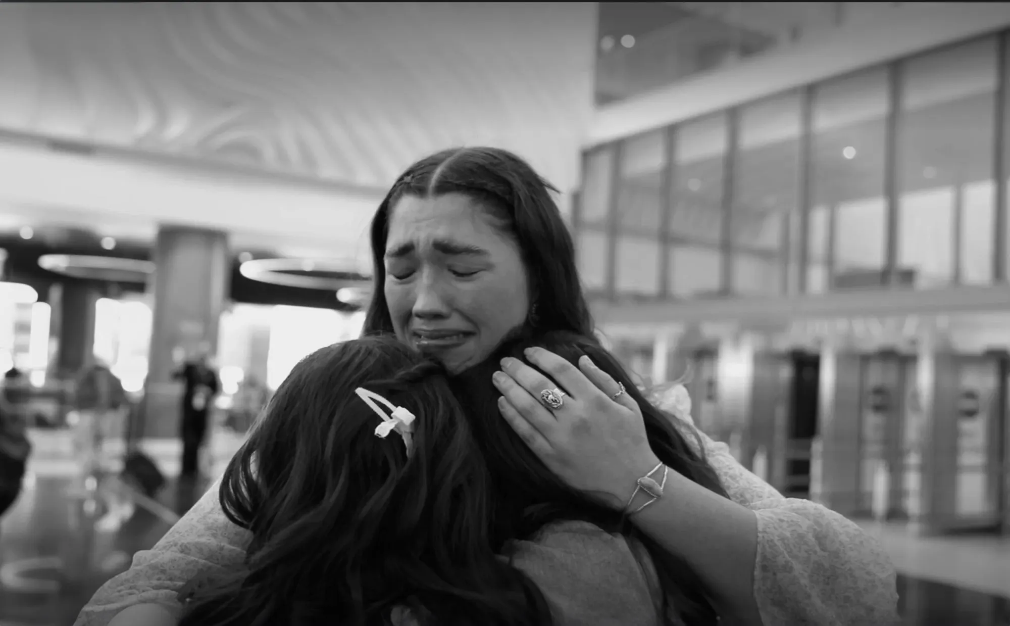 Airport reunion photography